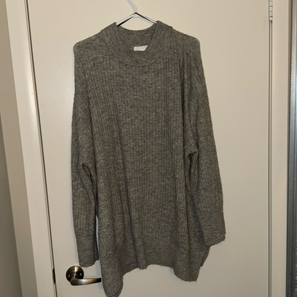 H&M sweater - Picture 1 of 1